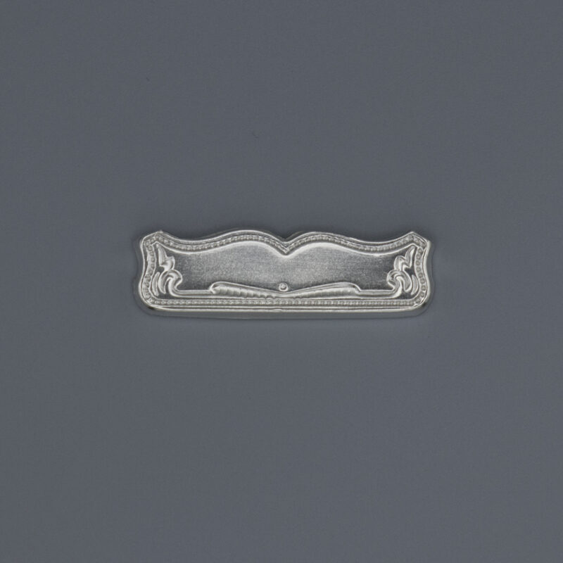 Bandende 81 silber auf grauem Grund