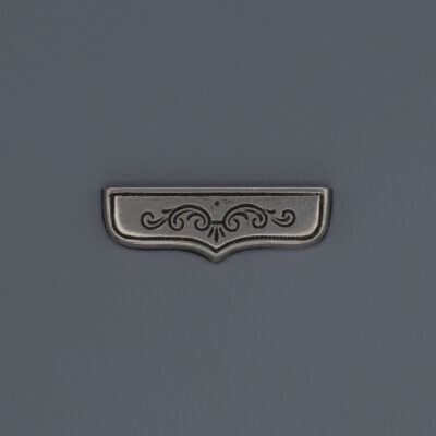 Bandenede 83 silber auf grauem Grund