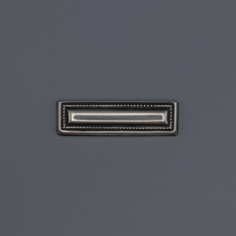 Bandende 96 silber auf grauem Grund